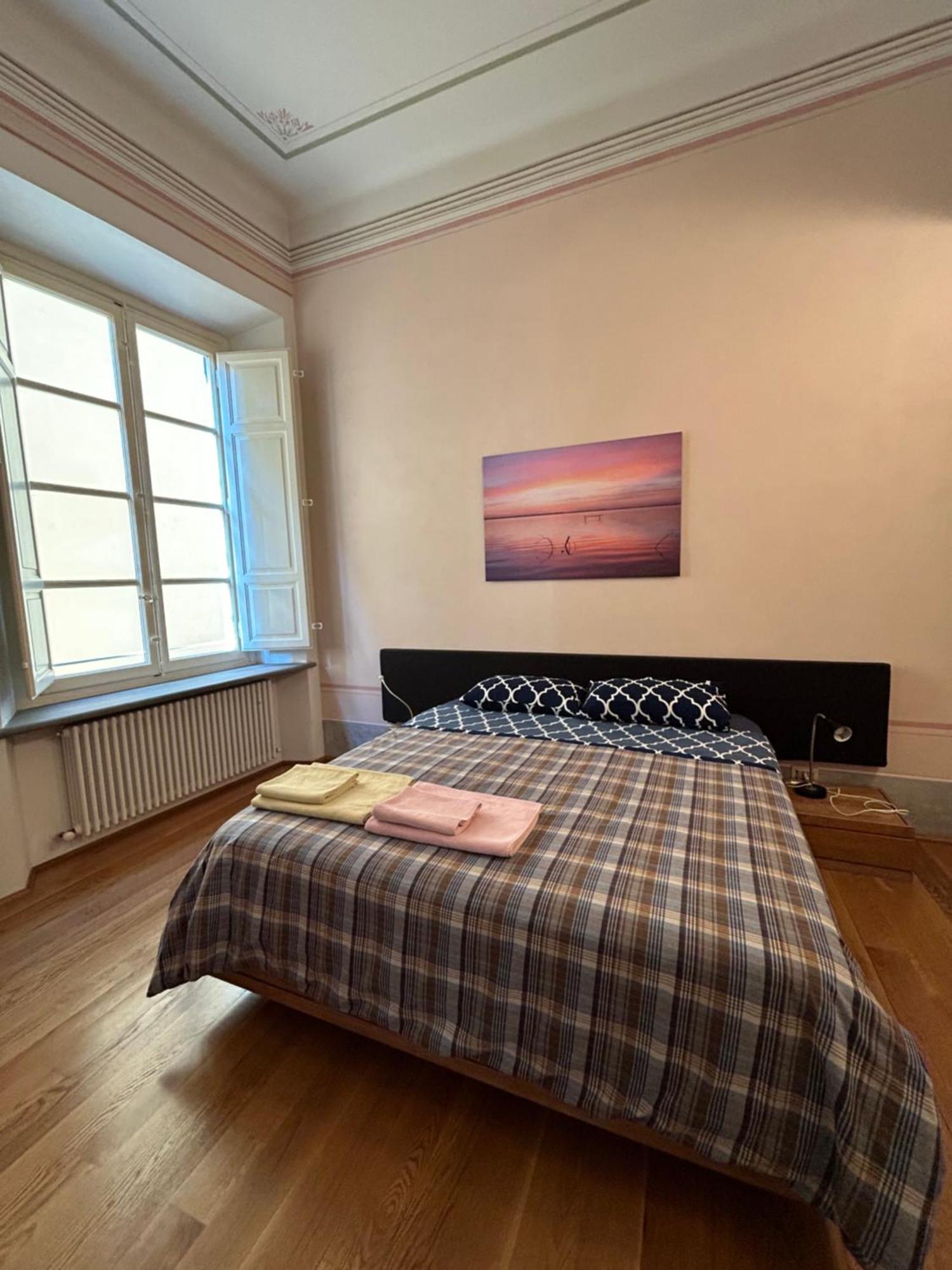 Puccini'S Home, Elegant Apartment In Piazza Puccini Lucca Exterior photo
